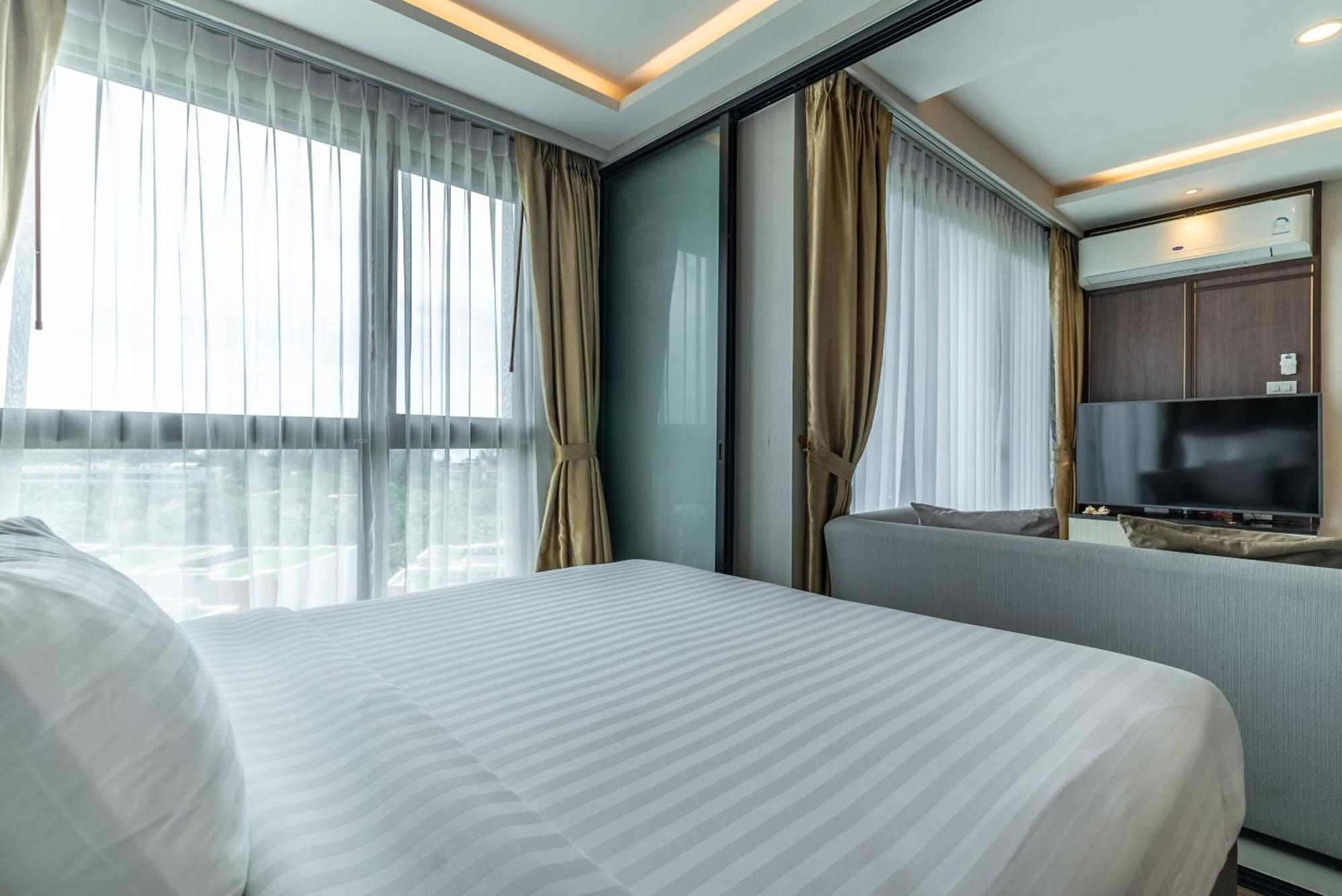Panora Condo By Villacarte Pantai Surin Bagian luar foto