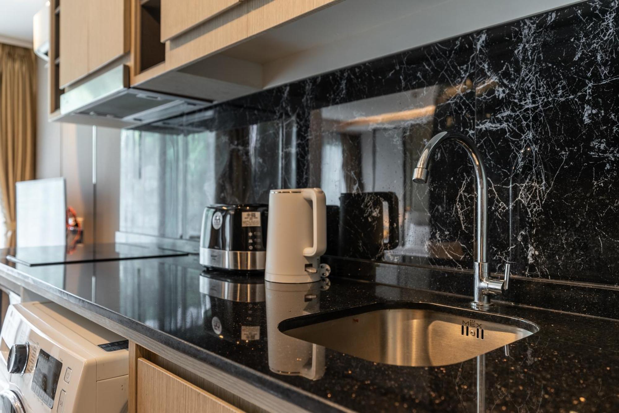 Panora Condo By Villacarte Pantai Surin Bagian luar foto